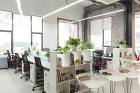 工業(yè)焊接機(jī)器人廠家技術(shù)安裝調(diào)試機(jī)器人