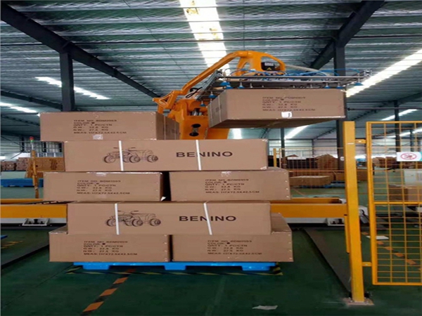 裝箱機(jī)器人在包裝盒生產(chǎn)線中的應(yīng)用 裝箱機(jī)器人
