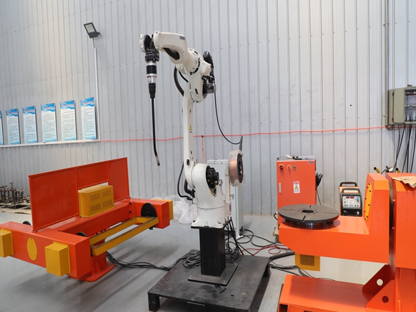 自動(dòng)焊接設(shè)備中的點(diǎn)焊機(jī)器人可以應(yīng)用在哪些行業(yè) 點(diǎn)焊機(jī)器人