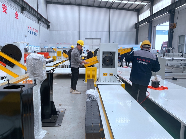 焊接變位機(jī)展示 焊接變位機(jī)的工作原理和特點(diǎn)