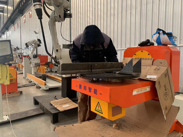 賽邦智能的焊接變位機展示 選擇焊接變位機時要注意什么