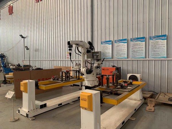 青島賽邦的自動(dòng)焊接生產(chǎn)線展示 機(jī)器人自動(dòng)焊接生產(chǎn)線的組成部分