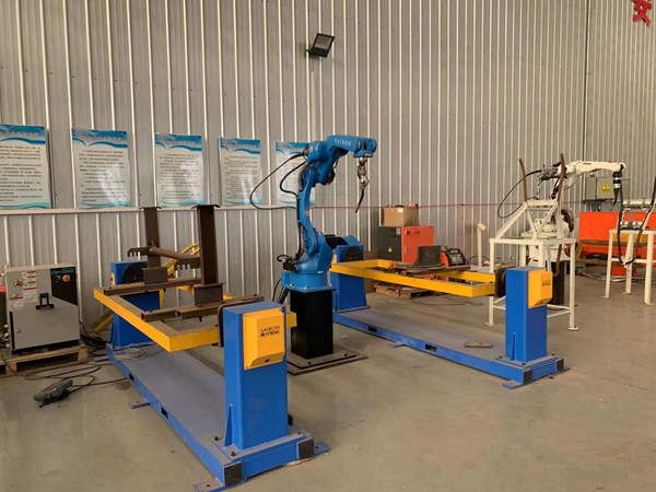 全自動焊接設(shè)備多少錢 青島賽邦生產(chǎn)的自動焊接設(shè)備