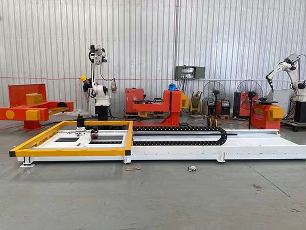 青島賽邦生產(chǎn)的自動(dòng)焊接生產(chǎn)線展示