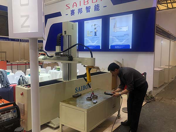 直角坐標(biāo)型焊接機器人 直角坐標(biāo)型焊接機器人