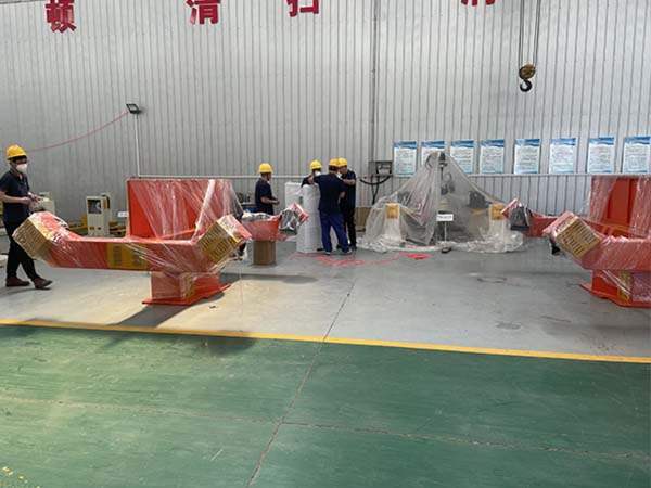 三軸焊接變位機(jī)廠家發(fā)貨現(xiàn)場(chǎng) 三軸焊接變位機(jī)廠家發(fā)貨現(xiàn)場(chǎng)