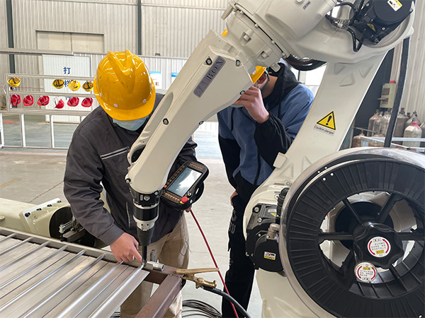 理想的焊條角度控制自動焊接設(shè)備熔池溫度 理想的焊條角度控制自動焊接設(shè)備熔池溫度