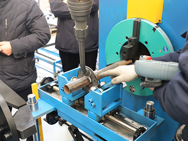 自動焊接設備型號齊全滿足不同工件的穩(wěn)定焊接 自動焊接設備型號齊全滿足不同工件的穩(wěn)定焊接