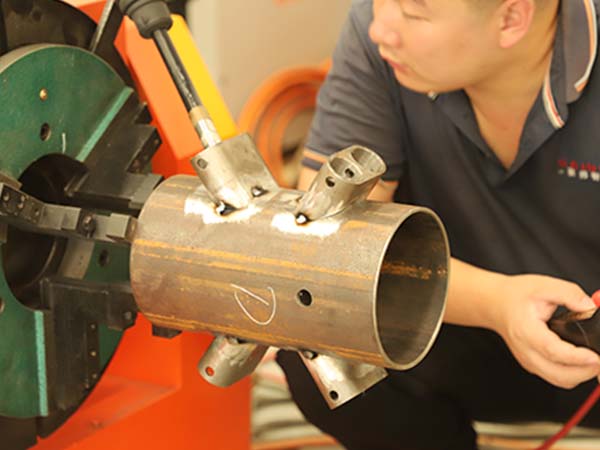 全自動點焊機(jī)器人的編程技巧 全自動點焊機(jī)器人的編程技巧