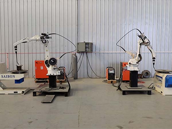 全自動焊接機(jī)械手臂的操作工的工資 全自動焊接機(jī)械手臂的操作工的工資