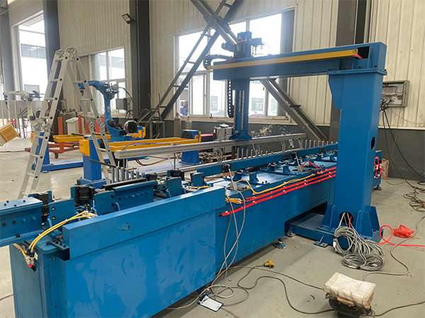 工業(yè)焊接機(jī)器人結(jié)構(gòu)