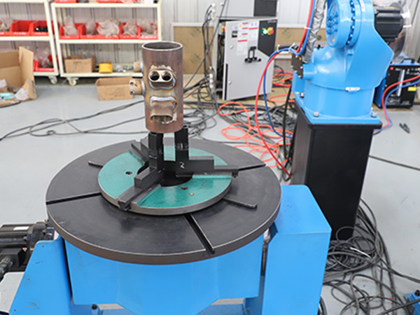 自動(dòng)焊接機(jī)器人工作站的應(yīng)用 自動(dòng)焊接機(jī)器人工作站的應(yīng)用