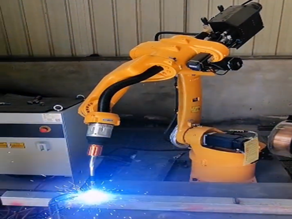 點焊機(jī)器人